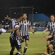 Gimnasia y Esgrima de Mendoza juega en el Parque ante Col�n de Santa Fe