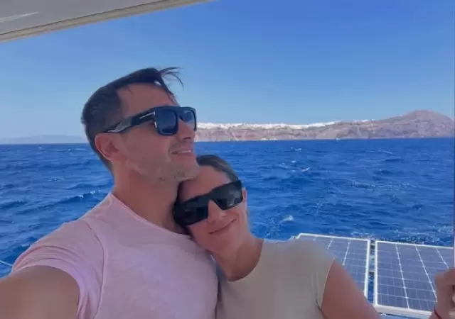 Luciano Pereyra junto con su novia Julia/