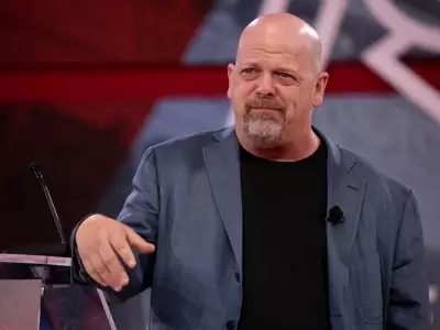 Rick Harrison record� en sus redes sociales a su hijo Adam.