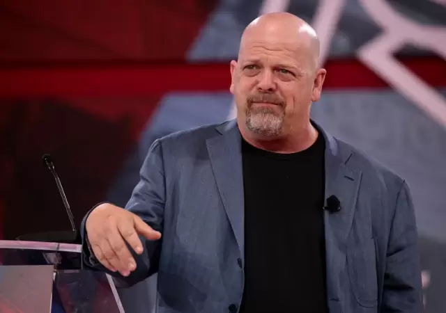 Rick Harrison record� en sus redes sociales a su hijo Adam.