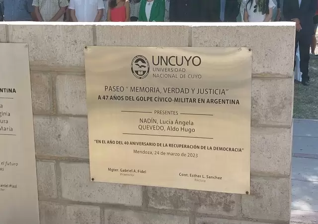 Autoridades, encabezadas por la Rectora de la UNCuyo, Esther S�nchez, el Vicerector, Gabriel Fidel, decanos, docentes, alumnos e invitados especiales.