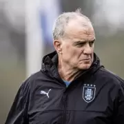 Bielsa desafectó a cuatro futbolistas de la Selección uruguaya