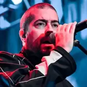 Don Osvaldo en All Boys: Pato Fontanet critic� duramente al Gobierno en pleno show