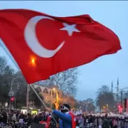 Protestas masivas siguen recrudeciendo Turqu�a