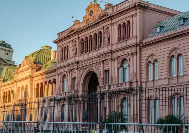 La llegada libertaria al poder supuso la supresi�n de varios ministerios, secretar�as y subsecretar�as en todo el pa�s. �Cu�les son los motivos?