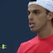Cer�ndolo lo sacaba de paseo a Ruud hasta que cay� la lluvia en Miami