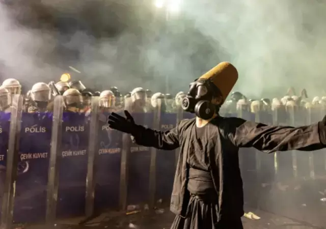 Las protestas opositoras contra el gobierno de Erdogan no bajan de intensidad y se preocupa la comunidad internacional.