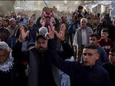 En un arrebato de coraje, centenares de habitantes del enclave repudiaron la opresi�n y control de Ham�s.