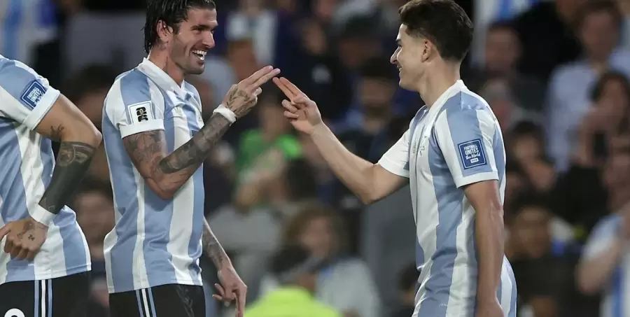Rodrigo De Paul y Julián Álvarez.