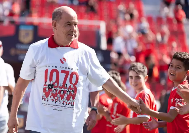 Los hinchas del Club Atl�tico Independiente y su �dolo m�ximo, Ricardo Bochini, celebran su d�a tan especial.
