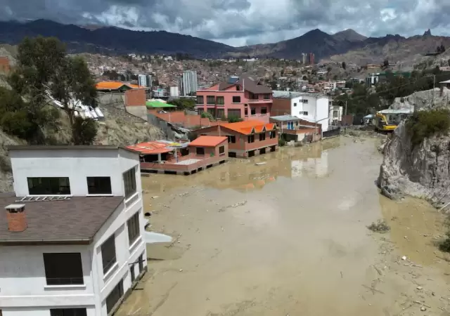 La naci�n del altiplano tiene casi la totalidad de su territorio sumido en torrenciales lluvias.
