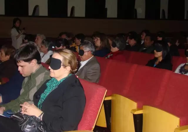Joven ciega desaf�a los sentidos con una propuesta de cine inclusivo