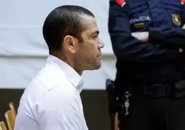 Dani Alves hab�a sido condenado a cuatro a�os y medio de c�rcel.