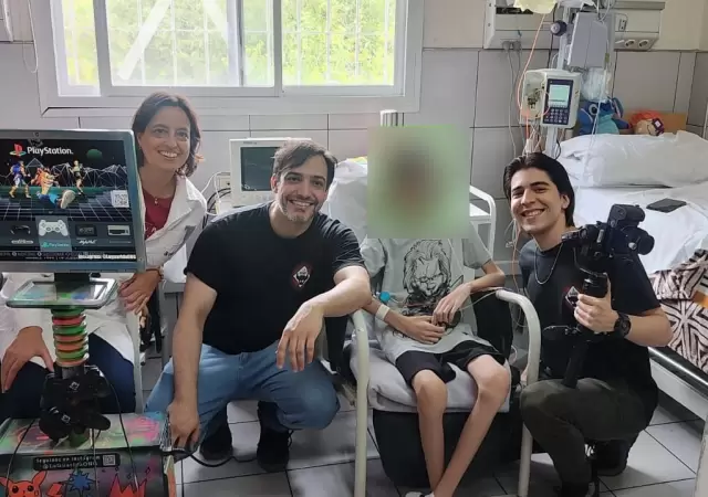 La ONG La Guarida entreg� consolas gamer con material reciclado en los hospitales Notti, Fleming y Perrupato/
