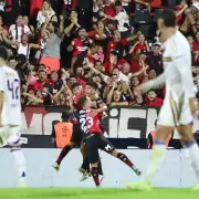 Newell's se hizo fuerte de local y le gan� con autoridad a un Boca desconocido