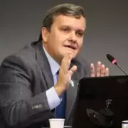 Para el economista Aldo Abram, "hay una fuerte recuperaci�n del salario"