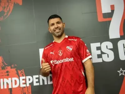 El Kun Ag�ero volvi� a jugar para el Senior