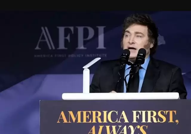 El l�der libertario har� un viaje rel�mpago buscando tener un contacto directo con Trump con el inter�s de agilizar las negociaciones con el FMI.