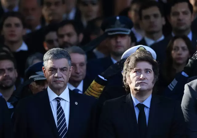 El presidente Milei junto al jefe de gobierno porte�o, Jorge Macri. (Foto: Reuters / Agust�n Marcarian)