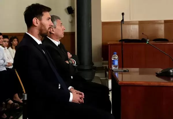 Un juzgado de Barcelona conden� en 2016 a Lionel Messi y a su padre por fraude fiscal. (Foto: Reuters)