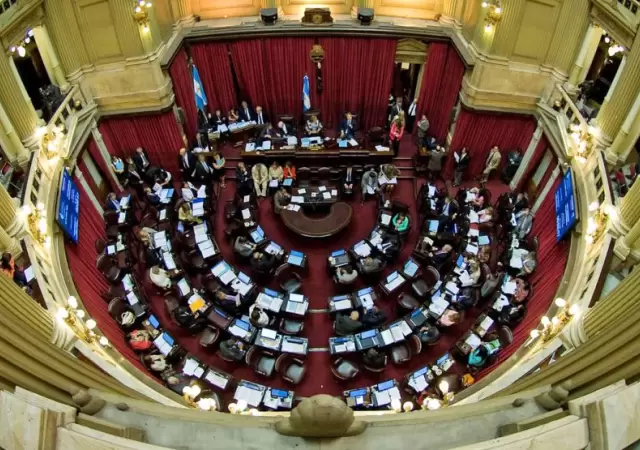 "Desde la UCR le aconsejamos al Gobierno retirar estos pliegos. Y si despu�s de un a�o no se trat� el tema, es porque no hay acuerdos" (F. Fama)