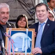 Omar De Felippe fue homenajeado por ser h�roe de Malvinas