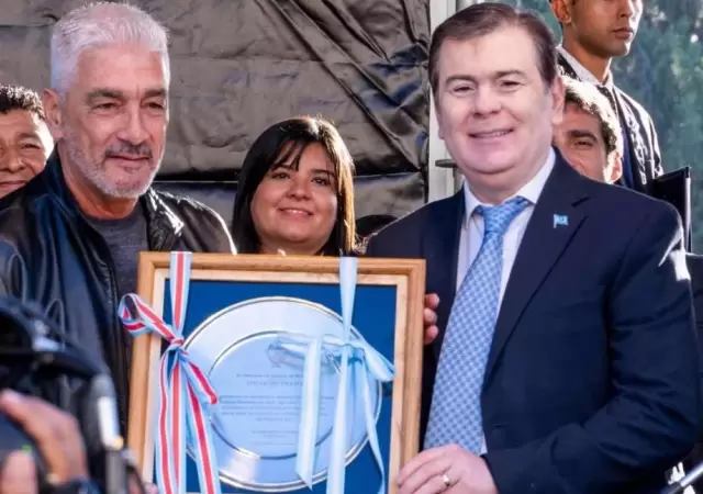 Emotivo homenaje a De Felippe.