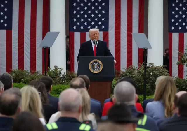 El equipo de Trump prepar� un video para cautivar a sus fans antes del D�a de la Liberaci�n.