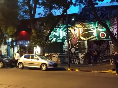 El reconocido boliche Makena, ubicado en Fitz Roy al 1500, fue el escenario del violento hecho.
