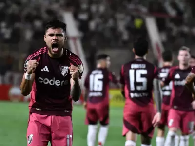 El chileno Paulo D�az marc� el gol