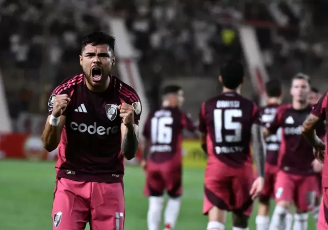 El chileno Paulo D�az marc� el gol