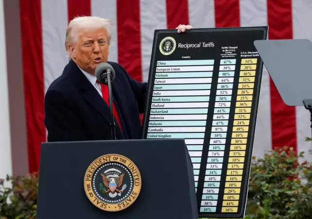 Trump present� la lista completa de aranceles que EE.UU le aplicar� al mundo.
