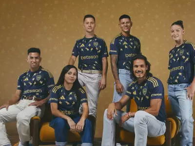 La indumentaria aleg�rica de Boca Juniors por sus 120 a�os.