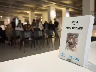 Agua y Poblaciones, editado por el Departamento General de Irrigaci�n.