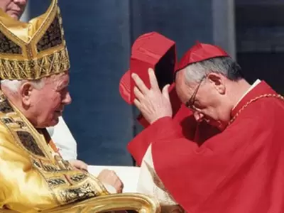 �Intervenci�n divina? La reliquia de Juan Pablo II que habr�a sanado a Francisco