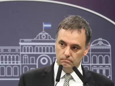 Ante la postulaci�n para las legislativas porte�as del 18 de mayo, hay un nombre para reemplazarlo.