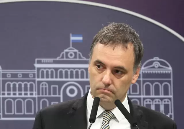 Ante la postulaci�n para las legislativas porte�as del 18 de mayo, hay un nombre para reemplazarlo.