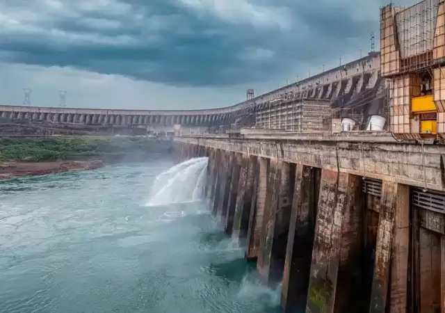 La represa de Itaip� dispar� un conflicto que erosiona la relaci�n bilateral entre Brasil y Paraguay.