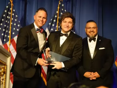 Milei fue premiado en EEUU por organizaciones ultraderechistas.