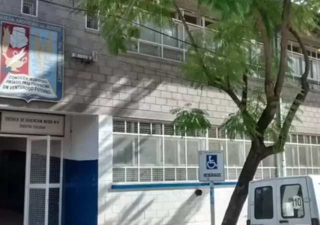 La comunidad educativa est� en shock.