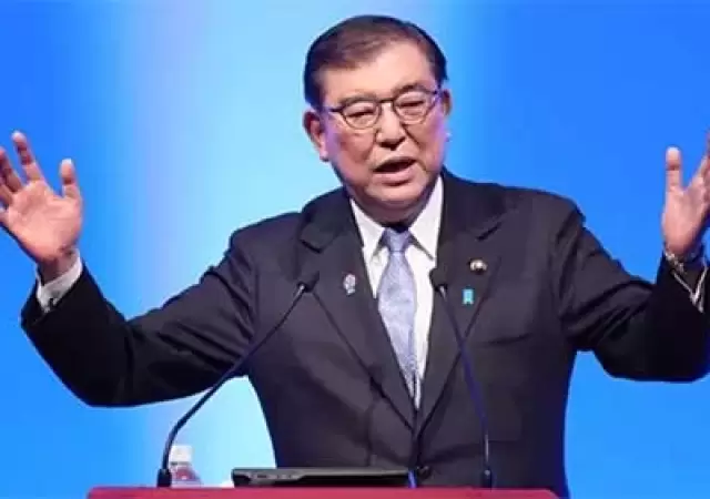 El primer ministro de la tercera econom�a del mundo anunci� la preparaci�n de un paquete de asistencia a las empresas del pa�s.
