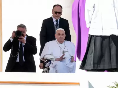 El Papa y un regreso cargado de fe: ox�geno, aplausos y bendici�n en San Pedro