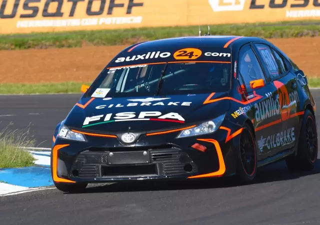 El mendocino Juli�n Santero se subi� a la punta del torneo/
