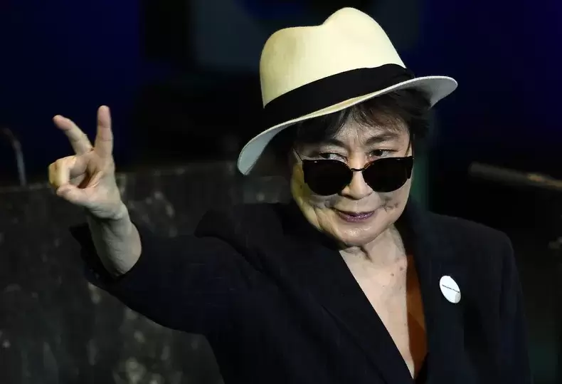 Yoko Ono debi� lidiar con estigmas injustos