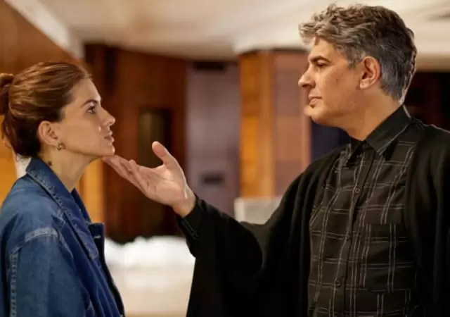 Pablo Echarri tuvo que salir hablar y defendi� a su compa�era de reparto.