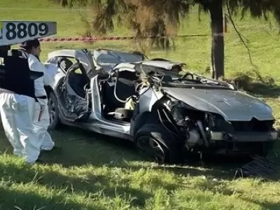 As� qued� el veh�culo en el que viajaban los seis amigos/