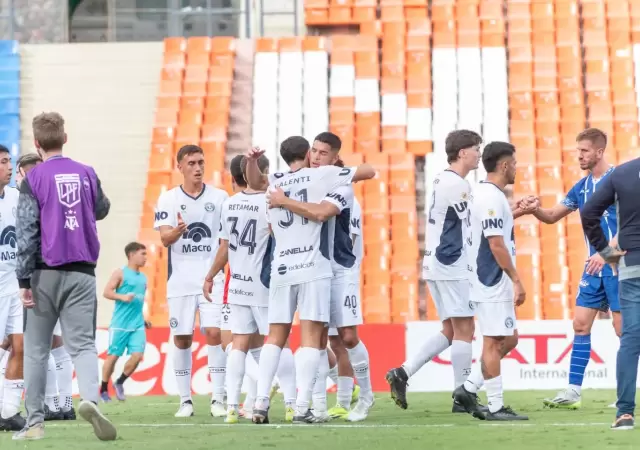 La Lepra ya piensa en la Copa Argentina.