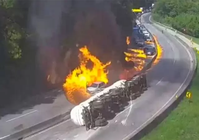 Terror en la ruta: cami�n con etanol explota y se transforma en un infierno