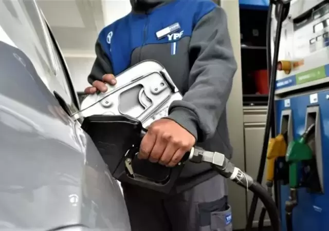 Combustible con descuento: los bancos que te hacen ahorrar