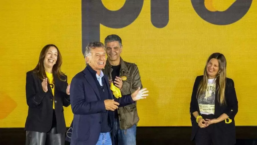 Mientrastanto en la otra vereda